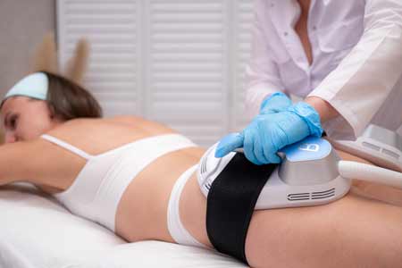 Bodyformer-po-straffen-im-Liegen-mit-EMS-Training